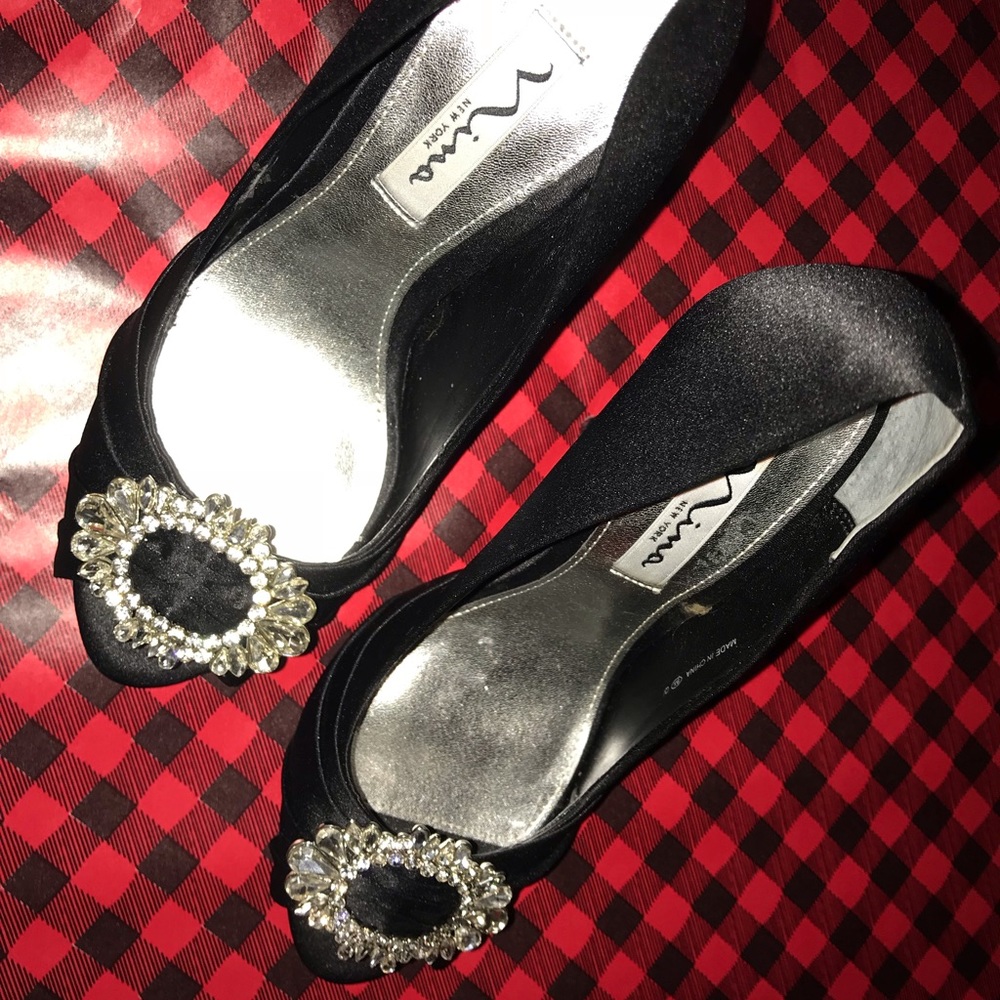 Nina Rhinestone and Satin Black High Heels NWOT